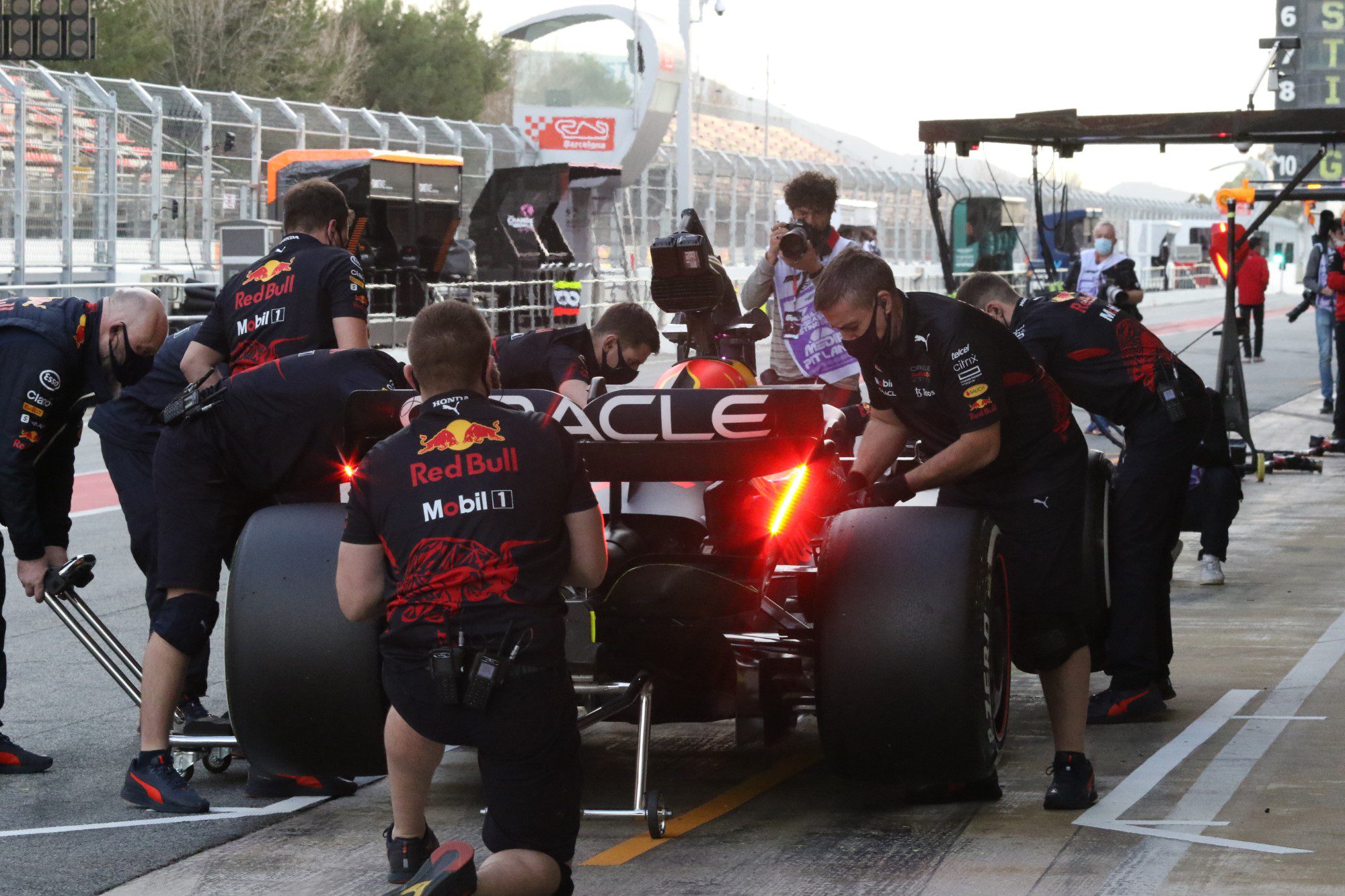 Galeria: os bastidores do 2º dia dos testes da F1 pelas lentes de Jorge Sá Bastidores, Dia 2, Pré-temporada F1 2022, Barcelona