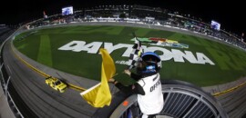 Nascar Truck Series: Zane Smith vence na prorrogação em Daytona