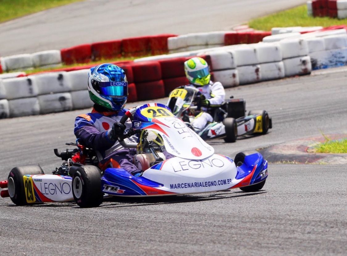 Jovens da Associação de Pilotos da F4 tem semanas repletas de testes em fórmulas