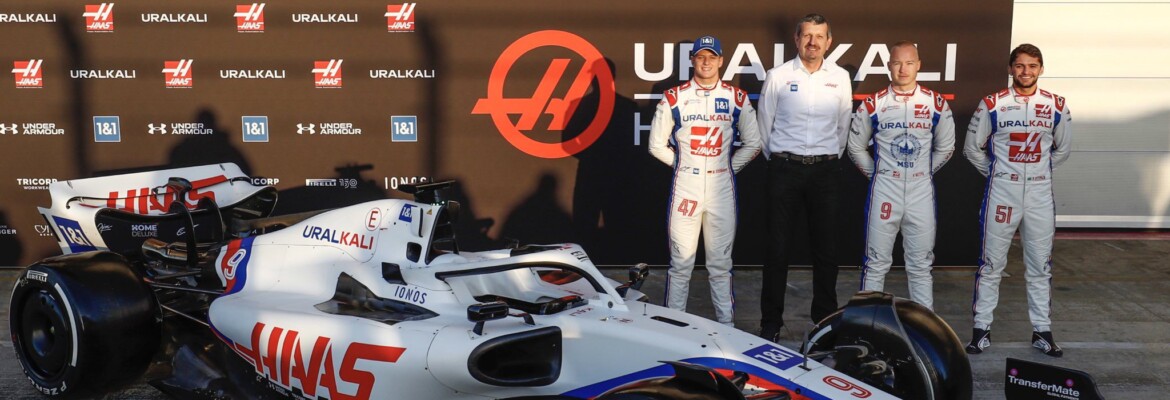 Fittipaldi posa ao lado de Schumacher e Mazepin na foto oficial da Haas na F1 2022