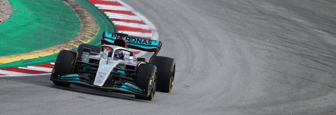 Hamilton puxa 1-2 da Mercedes e termina na frente dia 3 da pré-temporada da F1 na Espanha