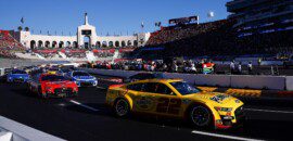 Joey Logano vence evento de exibição no Coliseu de Los Angeles