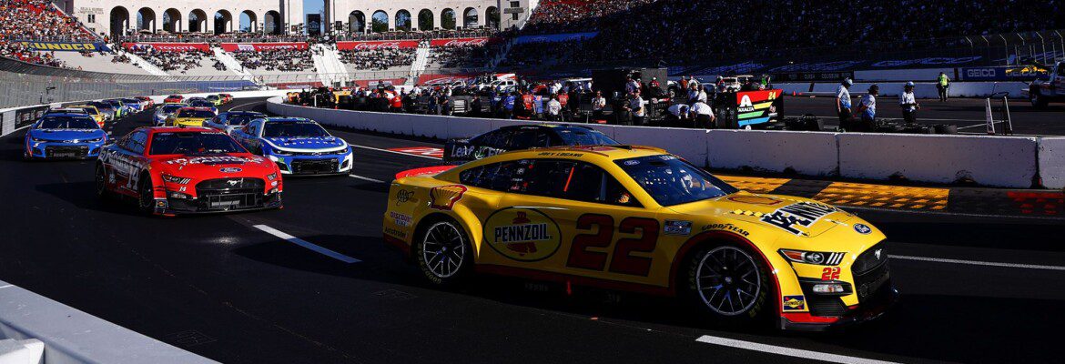 Joey Logano vence evento de exibição no Coliseu de Los Angeles