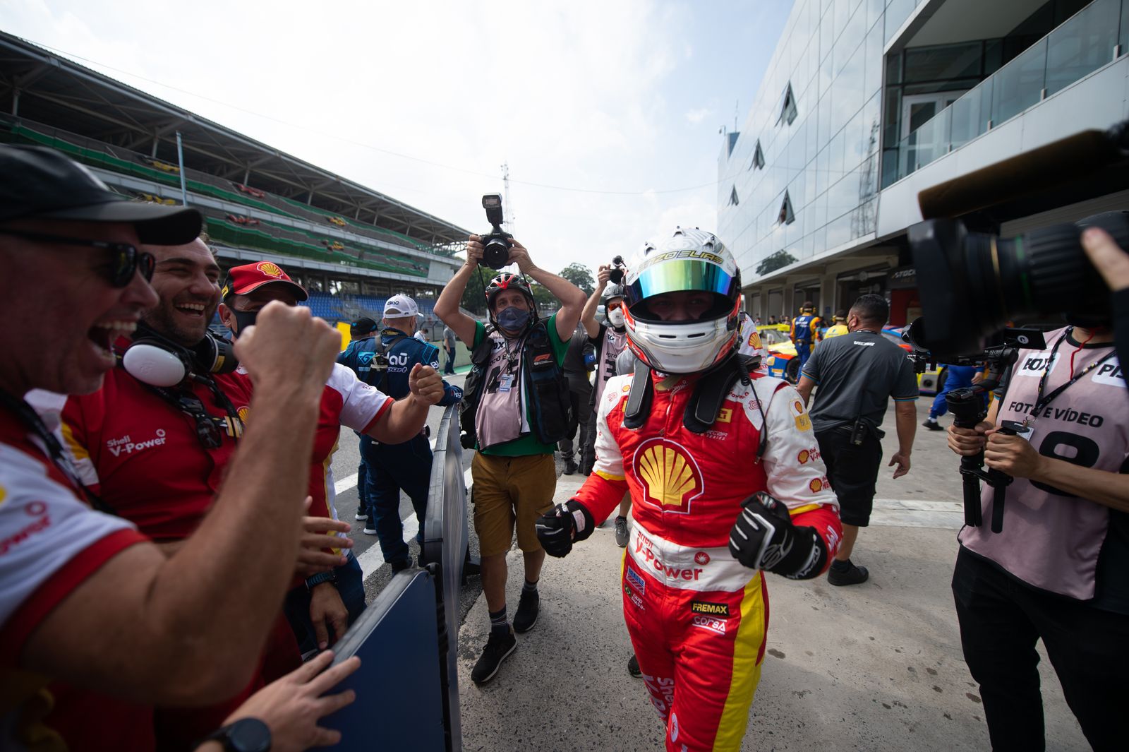 Elias e Müller trocam Porsche Cup e experimentam Stock Car em Corrida de Duplas