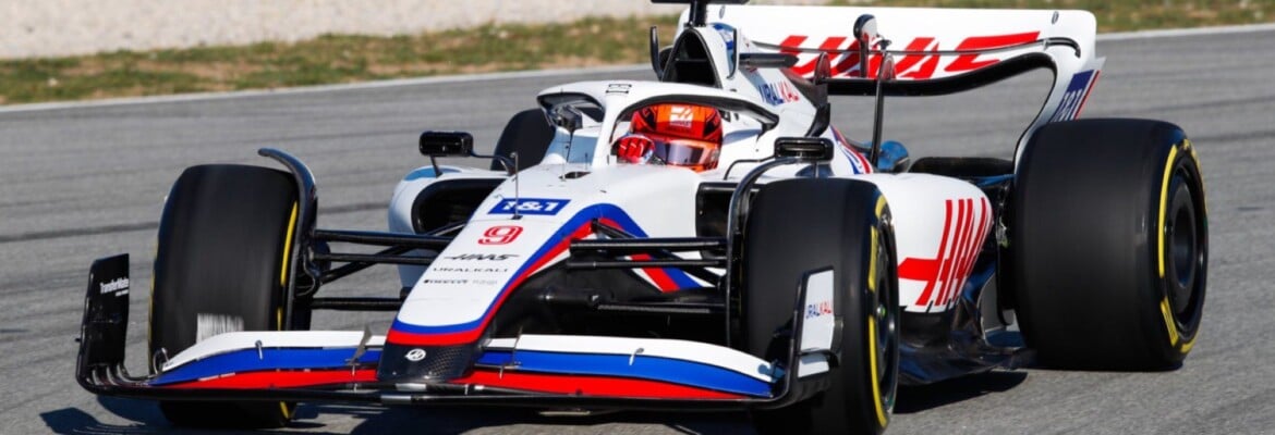 Haas mostra o verdadeiro VF-22 durante shakedown em Barcelona Haas mostra o verdadeiro VF-22 durante shakedown em Barcelona