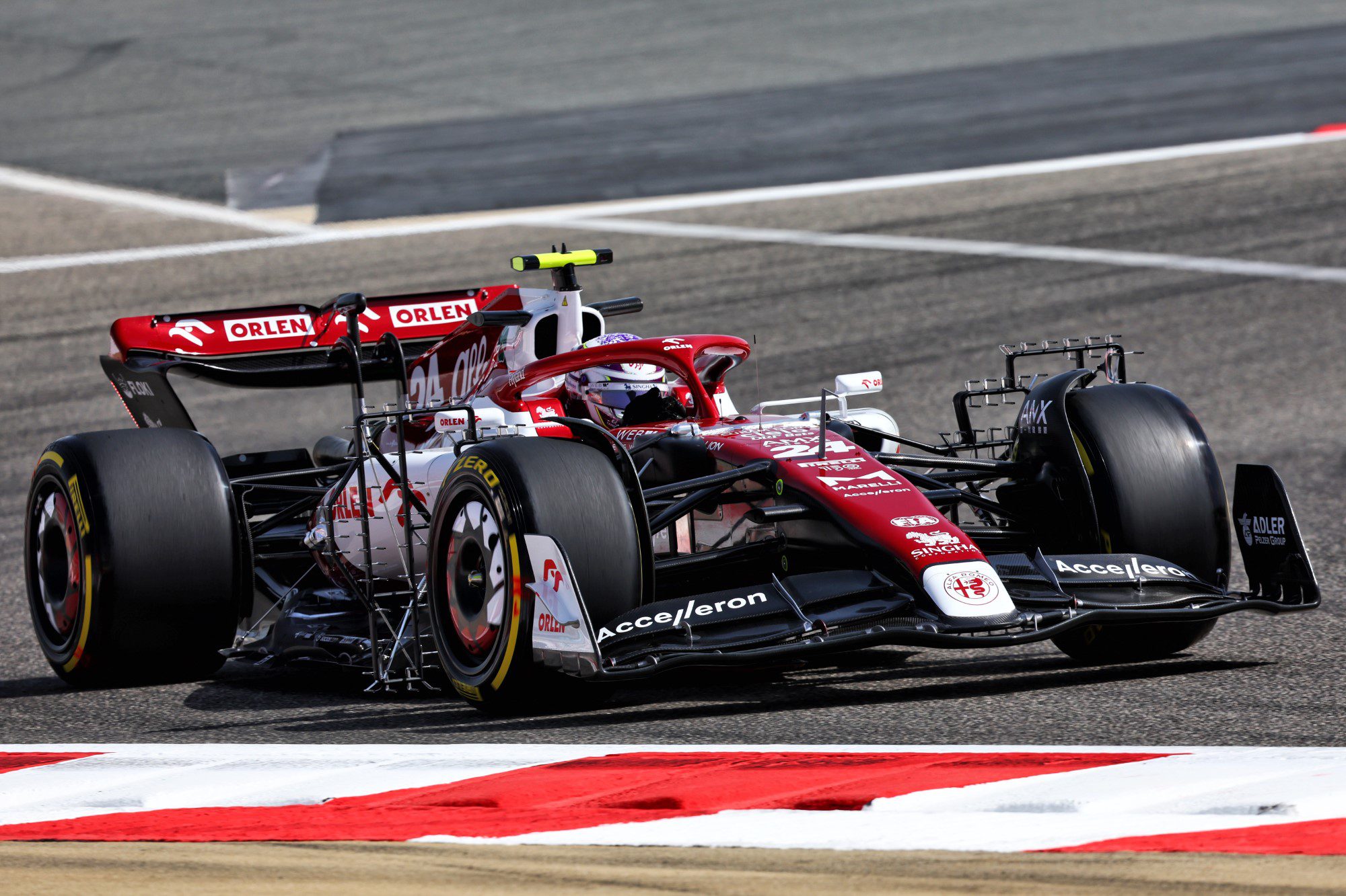 Galeria: confira as fotos do primeiro dia dos testes da F1 no Bahrein