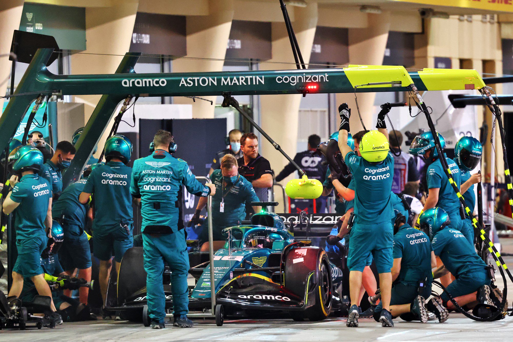 Galeria: confira as fotos do primeiro dia dos testes da F1 no Bahrein