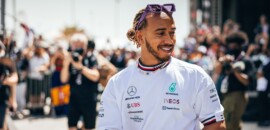 Hamilton: “Vou me restringir a pilotar”, após desafio de golfe com Tom Brady
