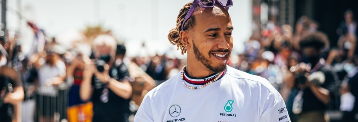 Hamilton: “Vou me restringir a pilotar”, após desafio de golfe com Tom Brady Hamilton: “Vou me restringir a pilotar”, após desafio de golfe com Tom Brady