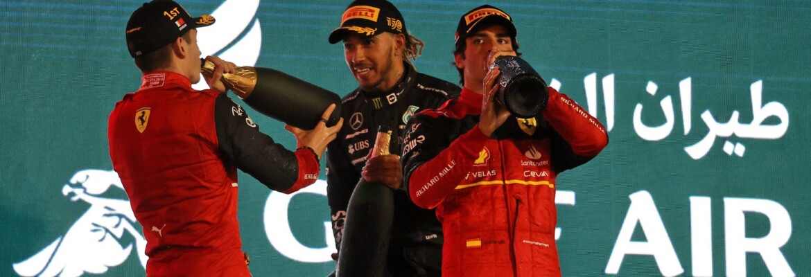 Parque Fechado: Ferrari garante a dobradinha na F1, enquanto a Red Bull abandona com os dois carros