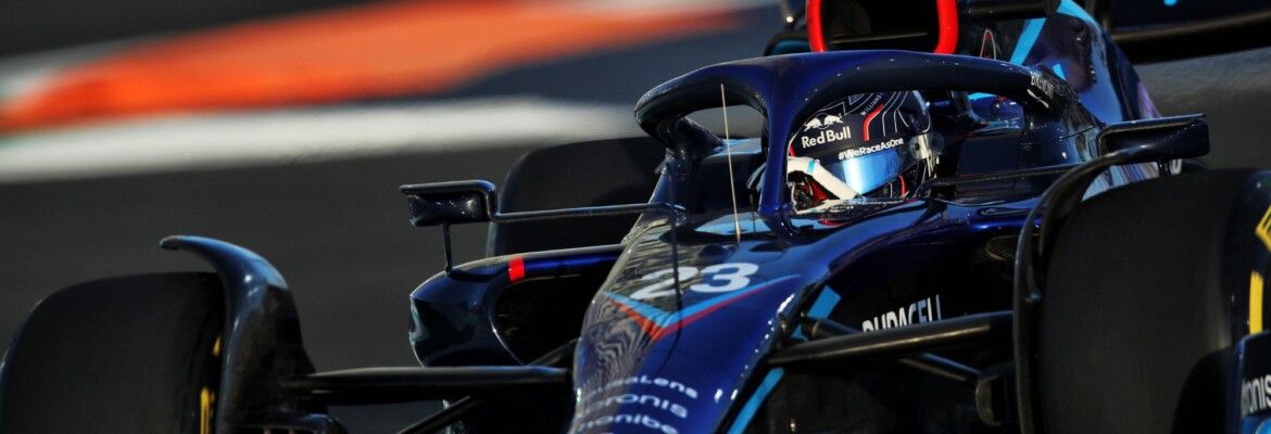 Alex Albon pilota pela primeira vez na Arábia Saudita Alex Albon pilota pela primeira vez na Arábia Saudita