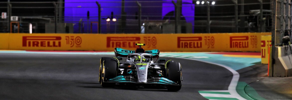 Mercedes leva grande atualização para Austrália Mercedes leva grande atualização para Austrália