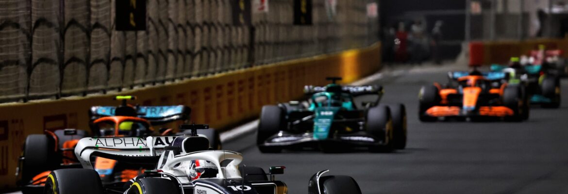 Tsunoda não larga em Jeddah e Gasly com dores durante a corrida Tsunoda não larga em Jeddah e Gasly com dores durante a corrida