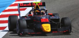 F3: Hadjar vê Bearman ser punido após a bandeirada e vence no Bahrein