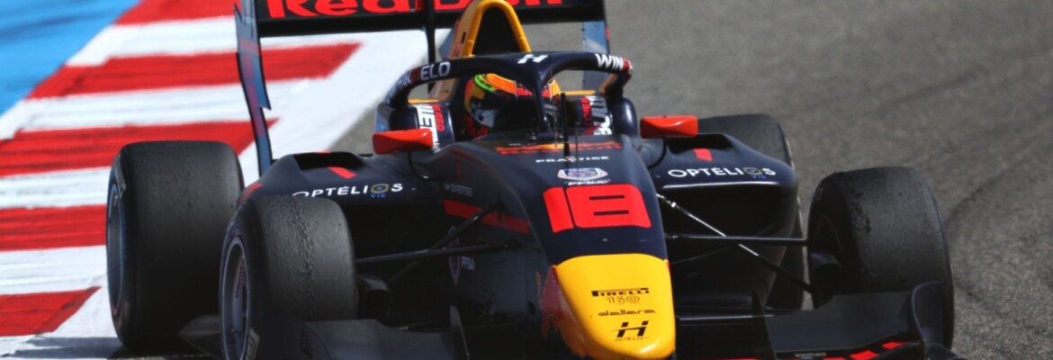 F3: Hadjar vê Bearman ser punido após a bandeirada e vence no Bahrein
