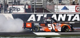 Heim toma a liderança na volta final e vence em Atlanta na Nascar Truck Series