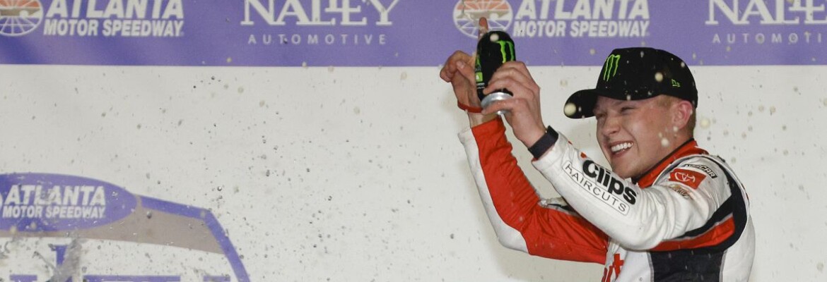 Gibbs lidera apenas uma volta e vence em Atlanta na Nascar Xfinity Series