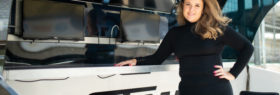 Charme e ousadia: brasileiras ocupam posições de comando no automobilismo