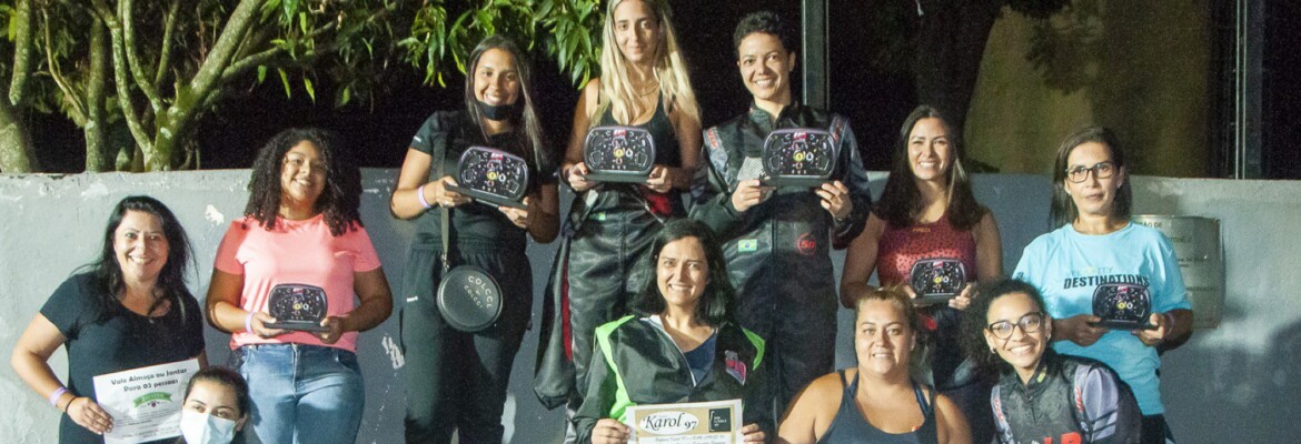 Dia Internacional da Mulher comemorado com corridas de kart em Interlagos