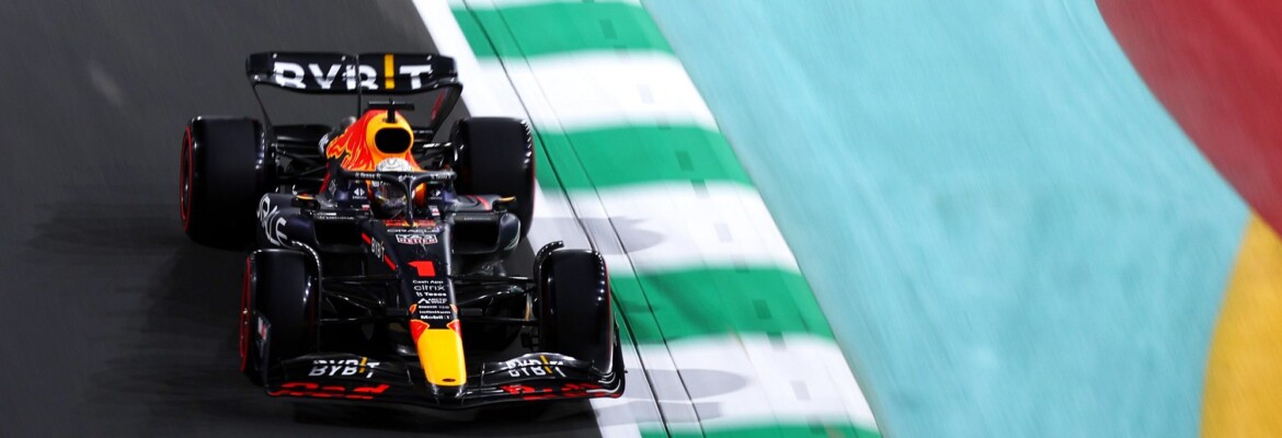 Verstappen leva melhor em briga com Leclerc e vence GP da Arábia Saudita da F1