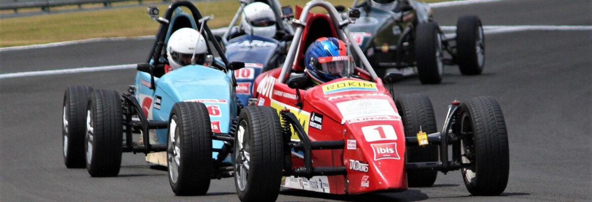 Piloto francês vence a 4ª seguida e tem o melhor início da história da Fórmula Vee Piloto francês vence a 4ª seguida e tem o melhor início da história da Fórmula Vee
