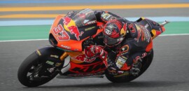 Fernandez e Acosta fazem dobradinha da KTM Ajo na Moto2 no Catar