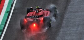Sainz está sob muita pressão na Ferrari F1, diz Rosberg