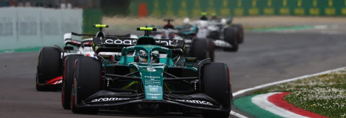 Aston Martin F1 conseguiu pontuar com os dois carros em Ímola
