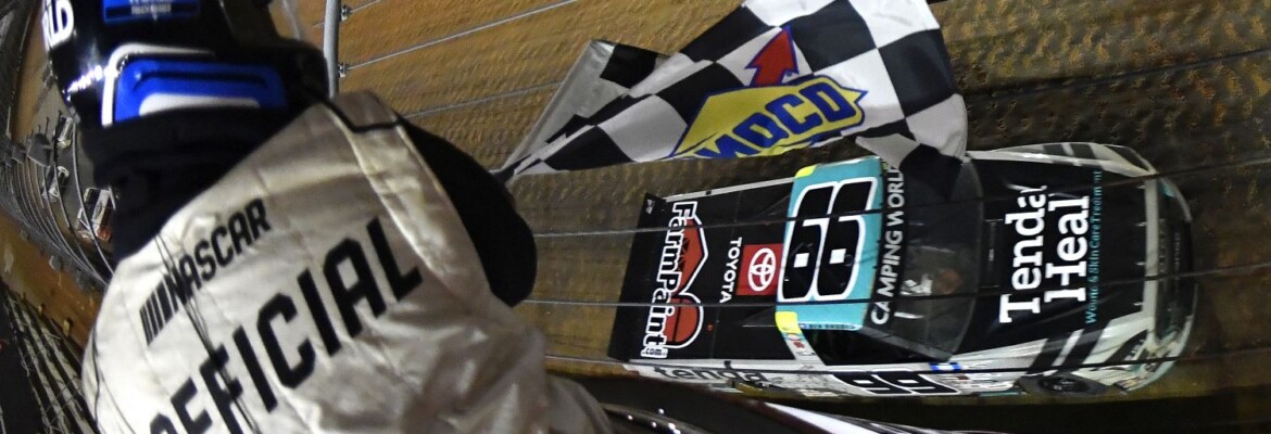 Nascar Truck Series: Rhodes supera Hocevar e vence no oval de terra de Bristol