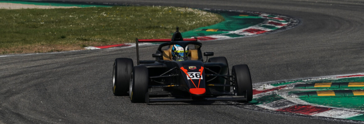 Pedro Clerot lidera testes coletivos da F4 na Itália