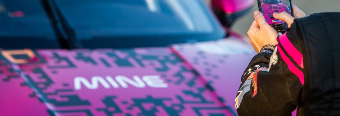 Tecnologia e automobilismo se encontram: Mello traz NFT para carro da Porsche Cup