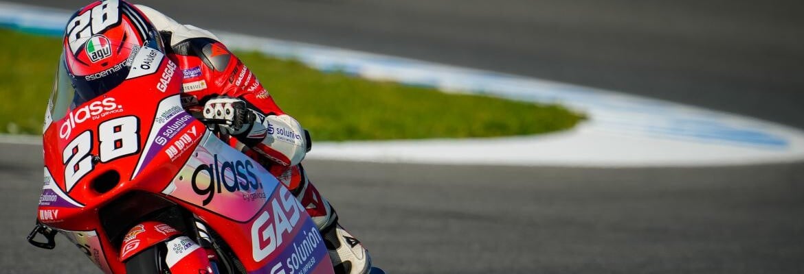 Guevara sobre e lidera sexta da Moto3 na Espanha; Moreira é 9º