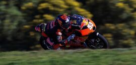 Öncü bate Aji e fica com pole na Moto3 no molhado em Portugal; Moreira é 14º