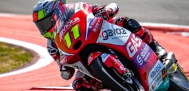 Garcia vence briga de cinco pela vitória e é novo líder da Moto3; Moreira é 10º