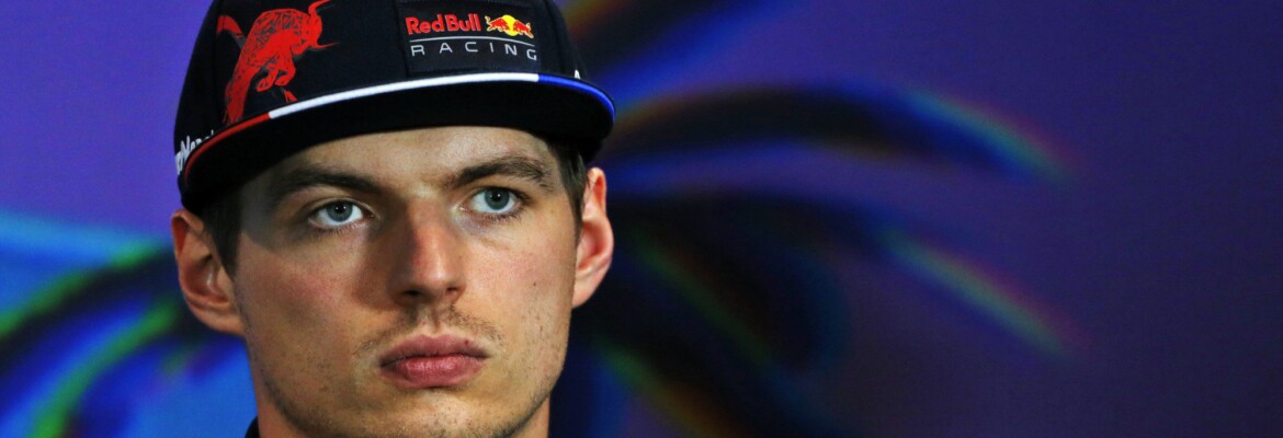 Verstappen vê espaço para melhorias: “Não encontrei equilíbrio que esperava” Verstappen vê espaço para melhorias: “Não encontrei equilíbrio que esperava”