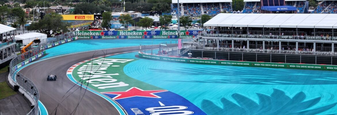 Pirelli diz que pilotos com má aderência reclamaram da pista de Miami por causa de pedras soltas Pirelli diz que pilotos com má aderência reclamaram da pista de Miami por causa de pedras soltas