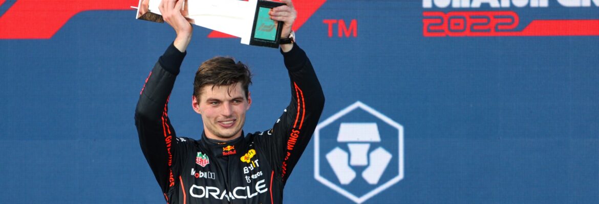 Villeneuve: “Verstappen mostra que mereceu o título de 2021” Villeneuve: “Verstappen mostra que mereceu o título de 2021”