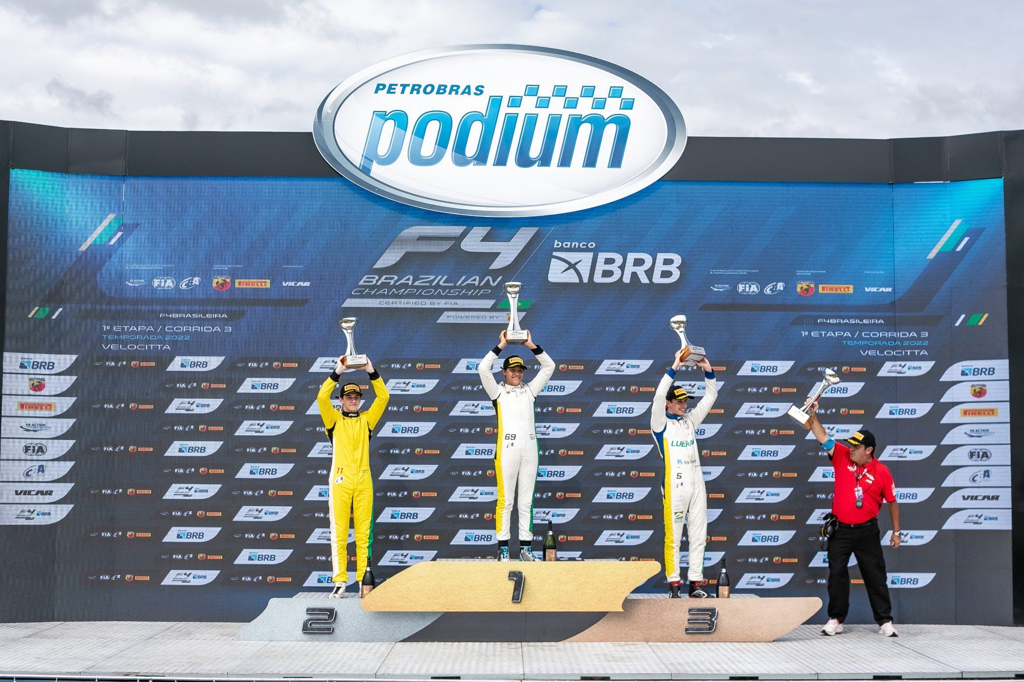 Lucas Staico marcou a pole e conquistou pódio na rodada de abertura da F4 Brasil no Velocitta