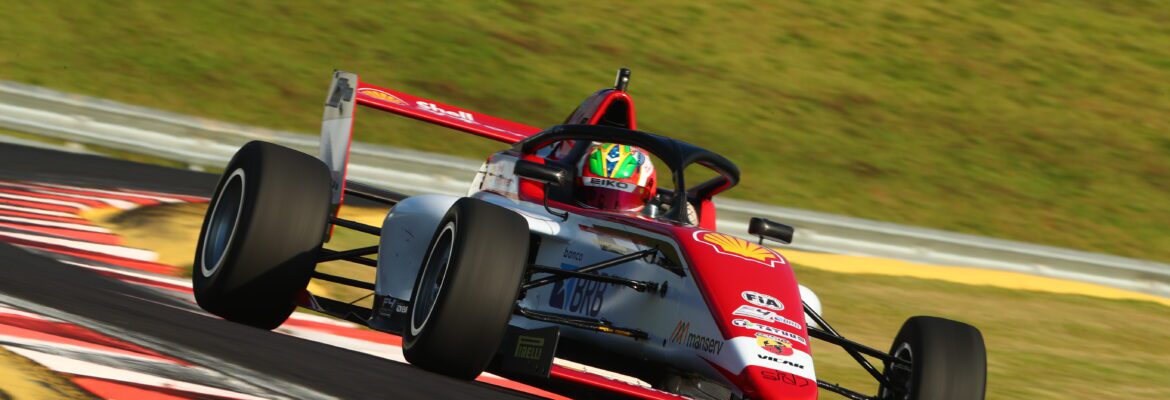 F4 Brasil: Aurelia Nobels sai “encantada” do Velocitta após estreia nos carros