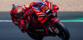 Bagnaia anota recorde, puxa 1-2 da Ducati e é pole no GP da França da MotoGP