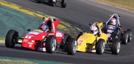 Fórmula Vee tem novos líderes após vitórias dramáticas em Interlagos