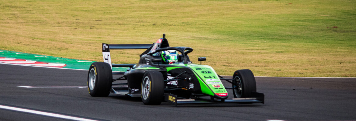 Fernando Barrichello estreia nos carros de corrida, pela FIA F4 Brasil no Velocitta
