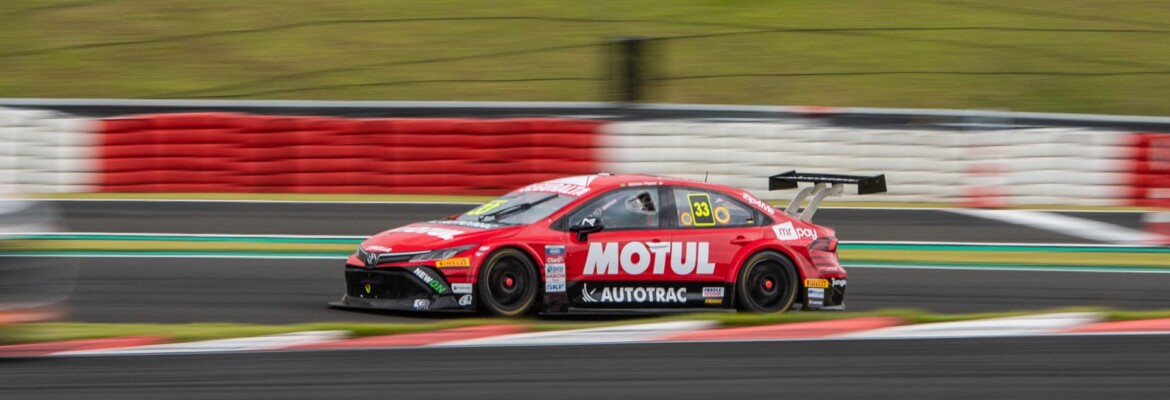 Piquet Jr conquista duplo top10 na etapa do Velocitta