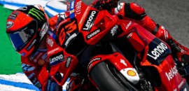 Bagnaia segura ritmo de Quartararo e triunfa na Espanha na MotoGP