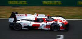 Toyota de Kobayashi lidera primeira classificação para as 24 Horas de Le Mans