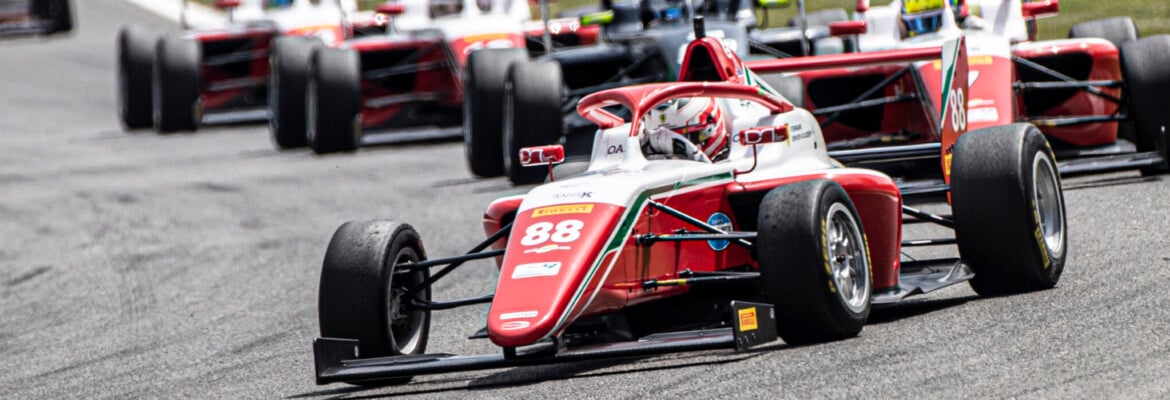 De último para o pódio: Rafa Câmara sustenta liderança da F4 Italiana graças a corrida de recuperação em Spa