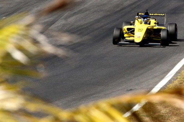 Pilotos da APBF dominam testes da F4 Brasil em Goiânia
