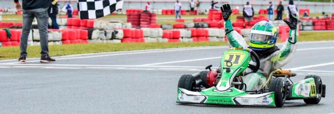 Com apenas 8 anos, Vicente da Silva mostra maturidade e conquista terceiro lugar na Copa São Paulo Light de Kart