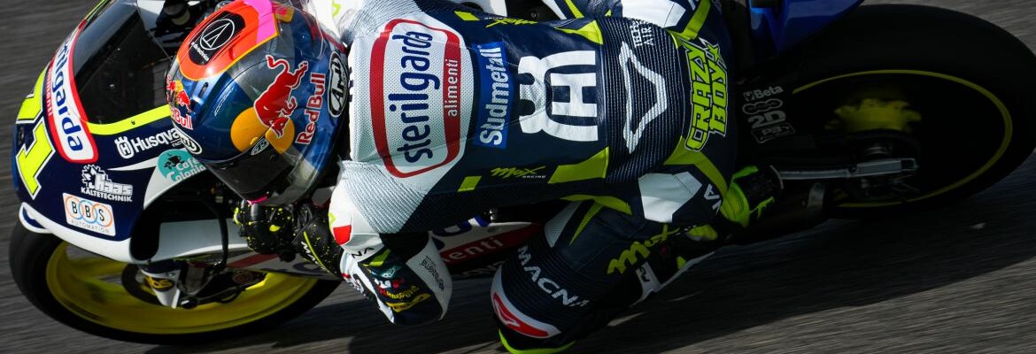 Sasaki surge no fim e crava pole position para GP da Holanda de Moto3