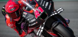 Espargaró derrota Bagnaia por 0s031 e marca pole na Catalunha; Quartararo é 3º
